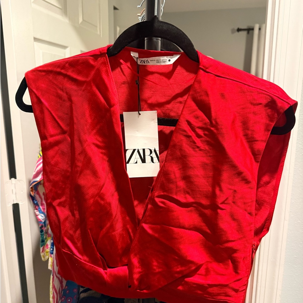 Zara Women's Red Top xs NWT